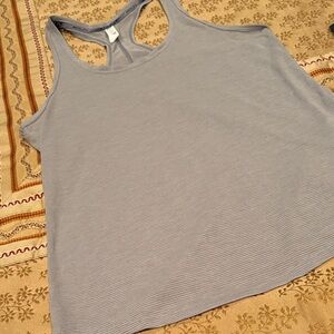 NWT Under Armour Light Gray Tank Top, Heat Gear, Fitted, Reflective Logos, M